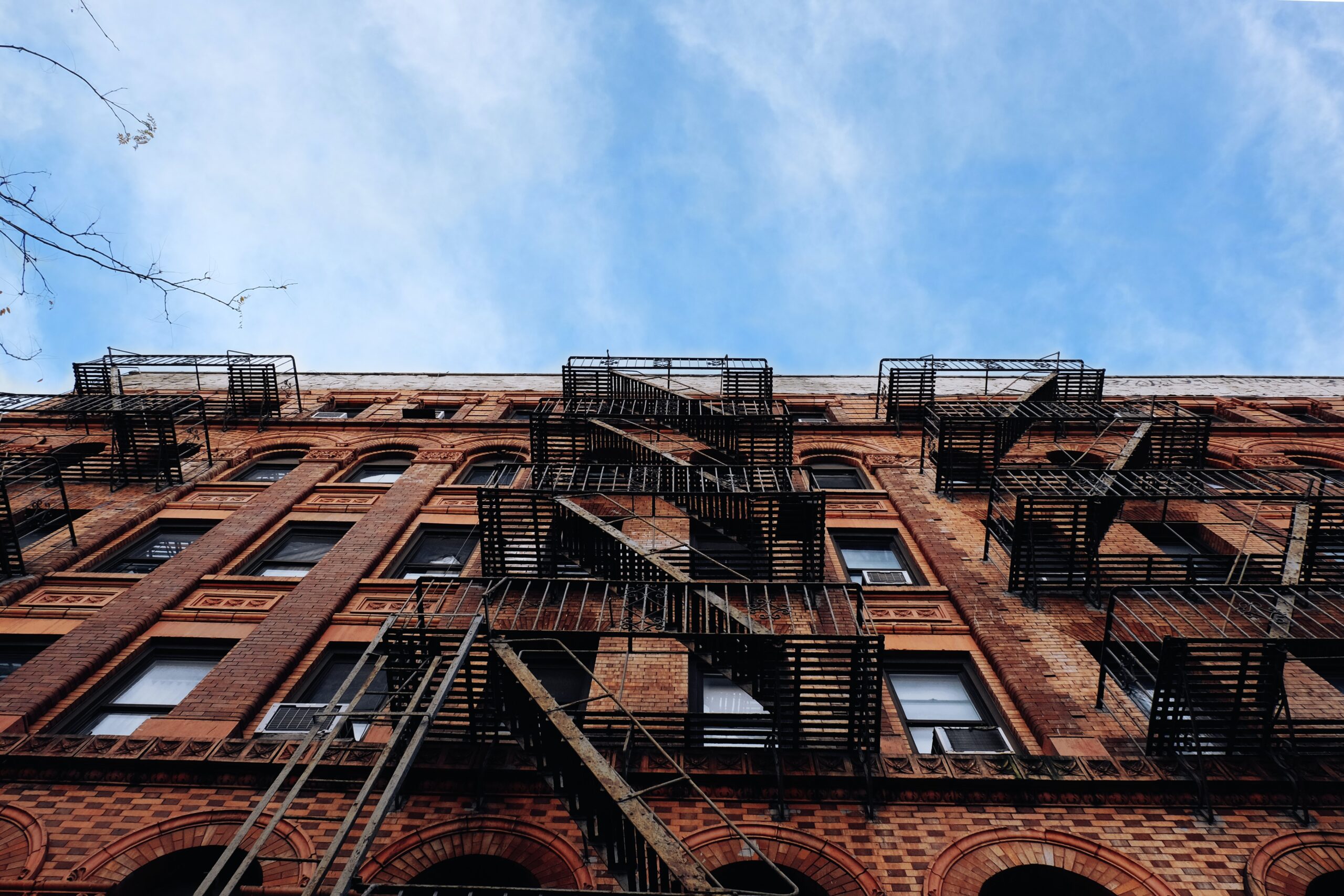 US Real Estate Agents Facing Rent Struggles, Impacting Housing Market Outlook for 2024