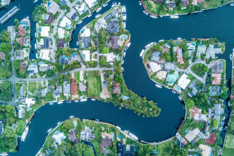 Surging Mortgage Rates Challenge Homebuyers, Inventory Growth Offers Hope